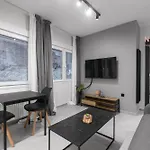Room 8, Nilie Hospitality Mgmt